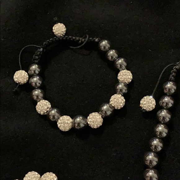 Necklace, two bracelets and earring set. - Picture 4 of 6